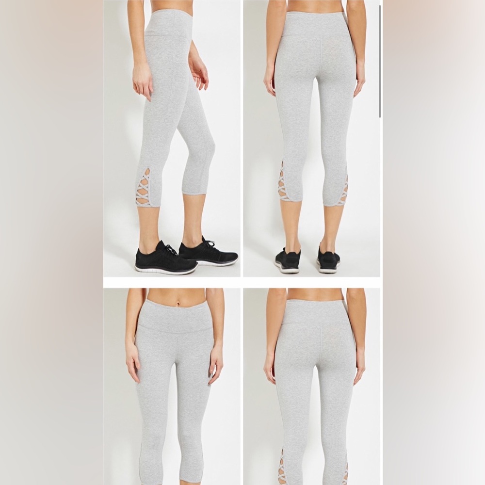 Grey workout leggings.